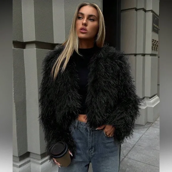 SALE ❤️ Luxury Vintage-Style Faux Fur Jacket – Burgundy Plush Statement Coat - Picture 7 of 9